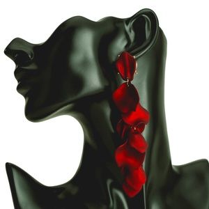 Earrings Red dangling Petals